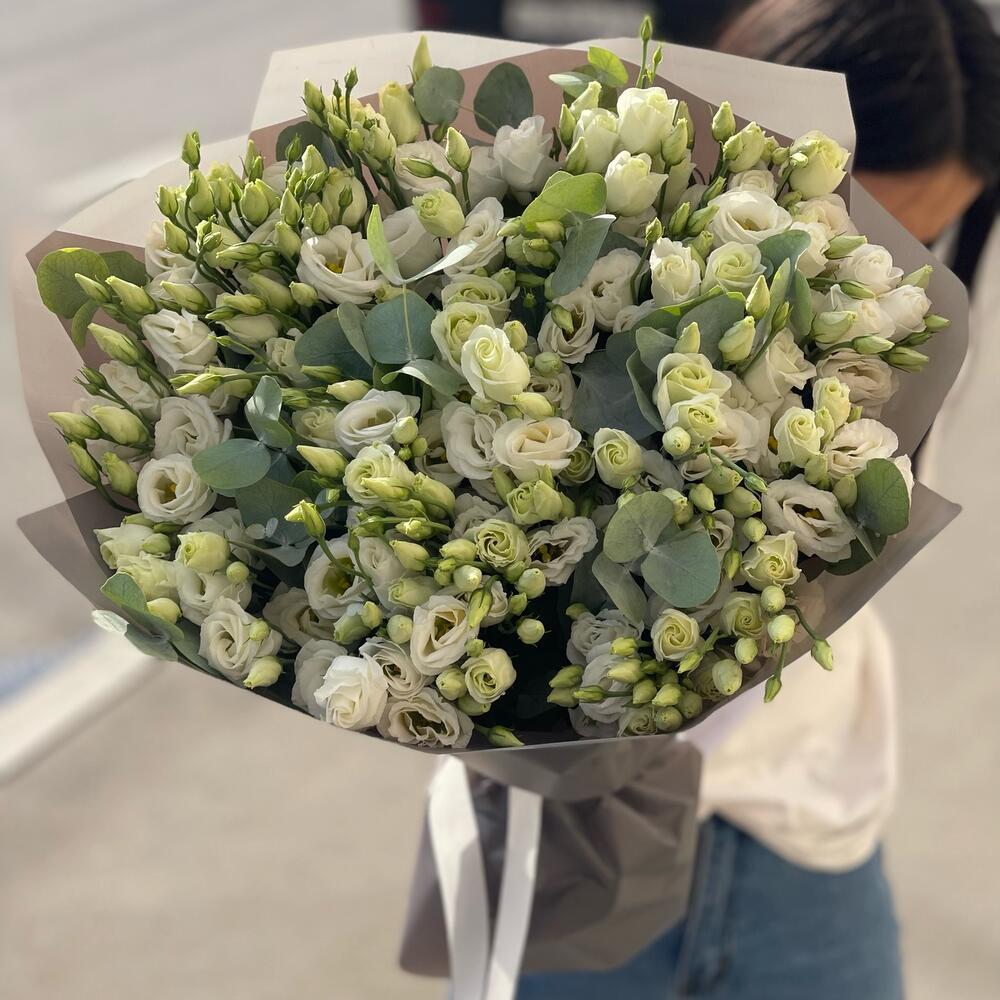 Букет из 31 эустомы